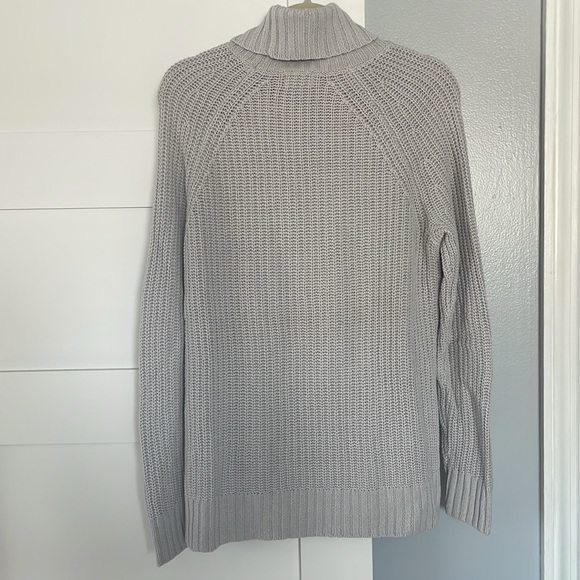 Cozy Knit Turtleneck Sweater - Picture 3 of 3
